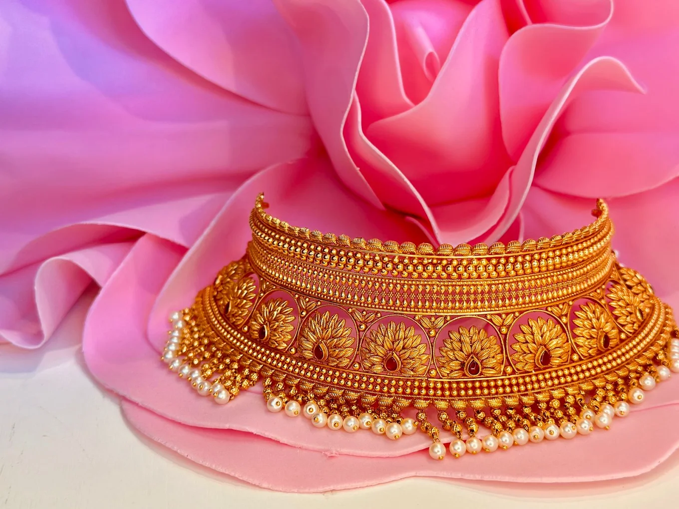 Exclusive Gold Choker